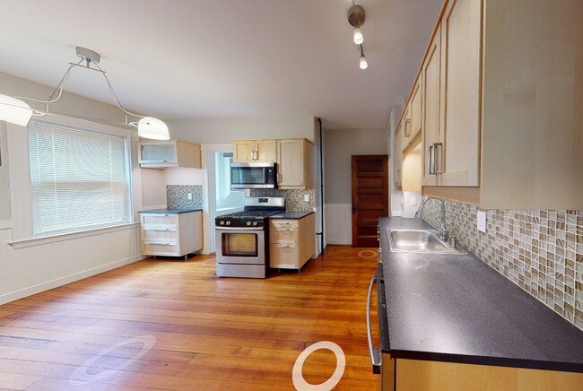 Photo - 107 Oxford St Unidad 3