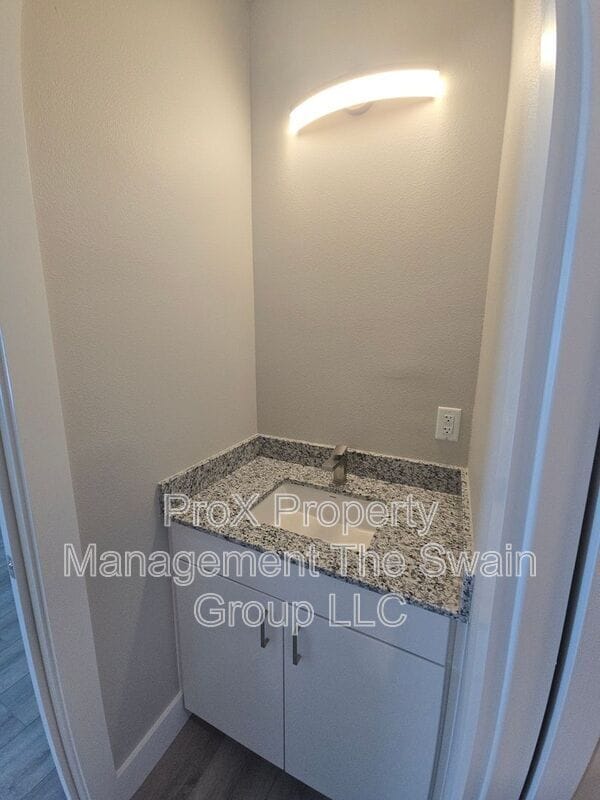 Photo - 701 Bates Ave SW Unidad 201