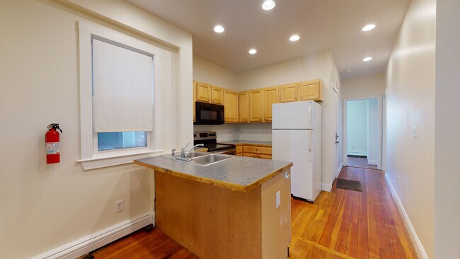 Photo - 15 Linden St Unit 2