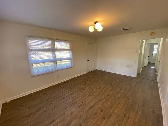 Photo - Charming 3 Bedroom House in Quite Neighborhood