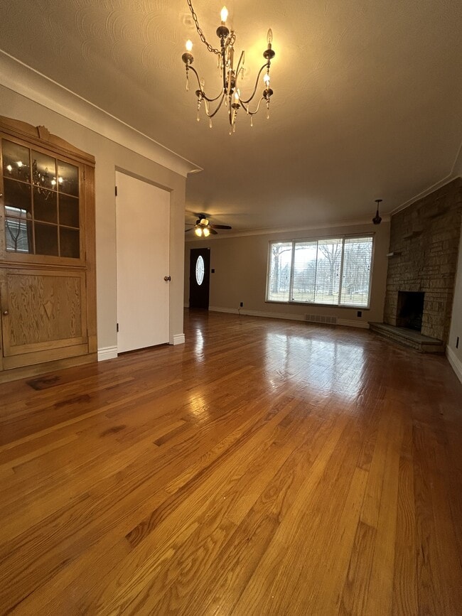 Photo - 2842 State St