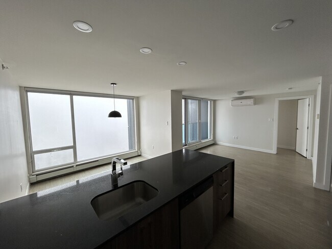 Photo - 5633-P5633 Fenwick St Unité PH309