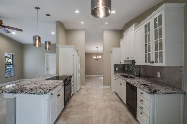 Photo - 2713 Yarmouth Dr