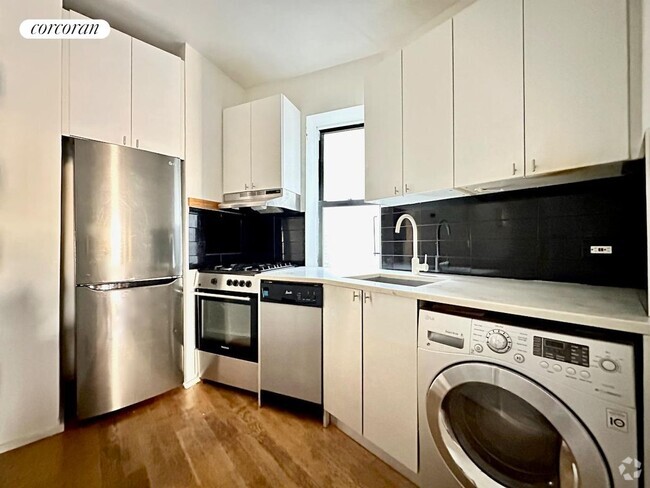 Building Photo - 410 W 36th St. Rental