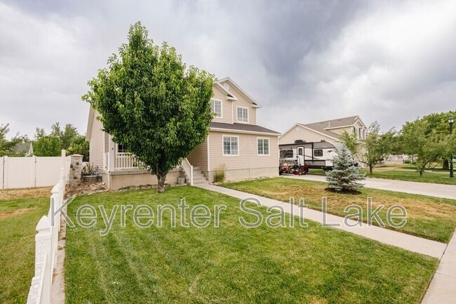 Photo - 1348 E Hawk Way