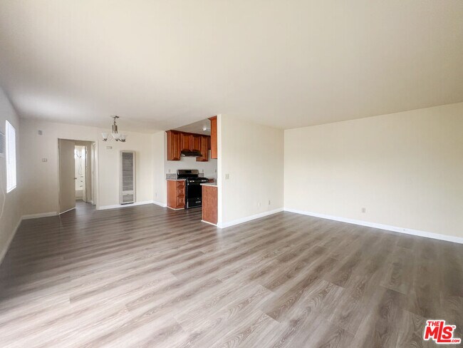 Photo - 331 S Gramercy Pl Unidad 207