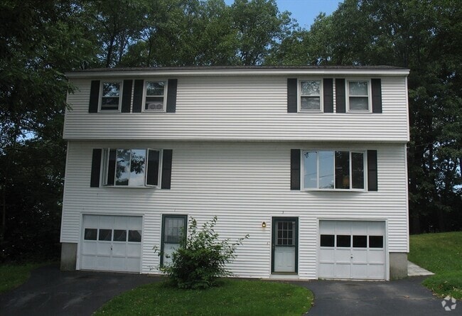 Building Photo - 3 Greenhalge St Rental