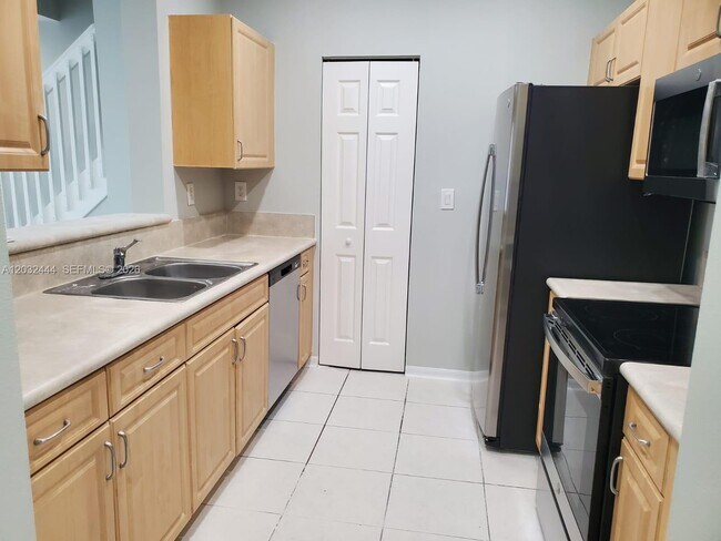 Photo - 2242 NE 42nd Cir