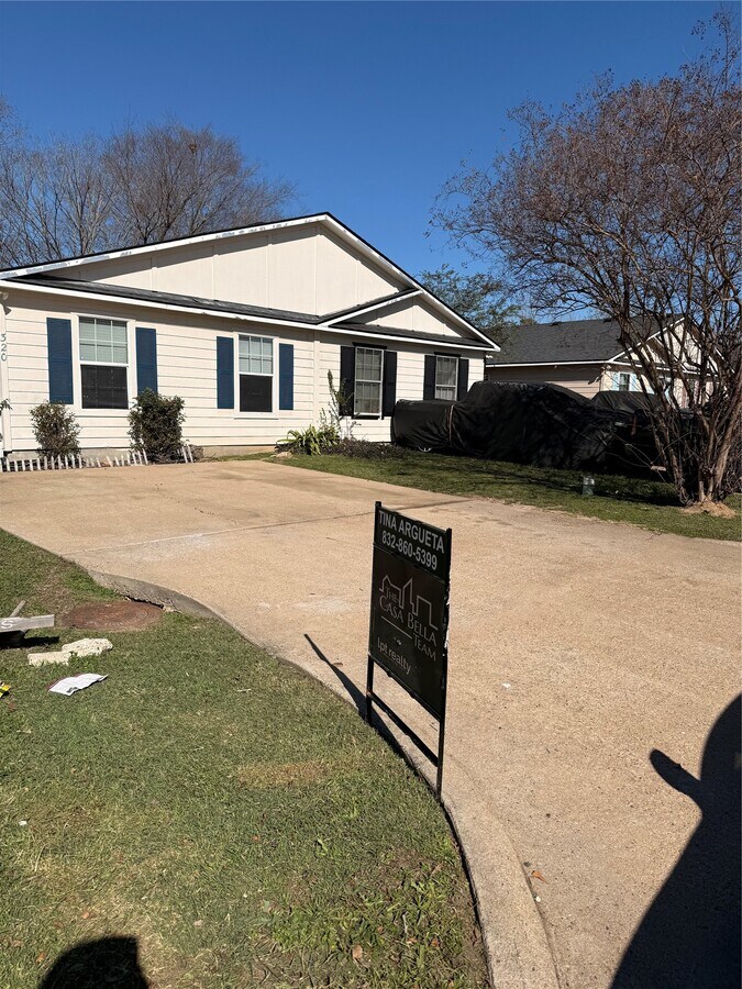 Photo - 320 Willowick St