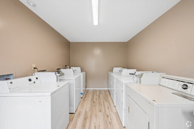 2BR, 1BA - 978SF - Laundry Room