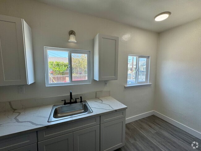 Building Photo - 1416 E 41st Pl Unit 1416 Rental
