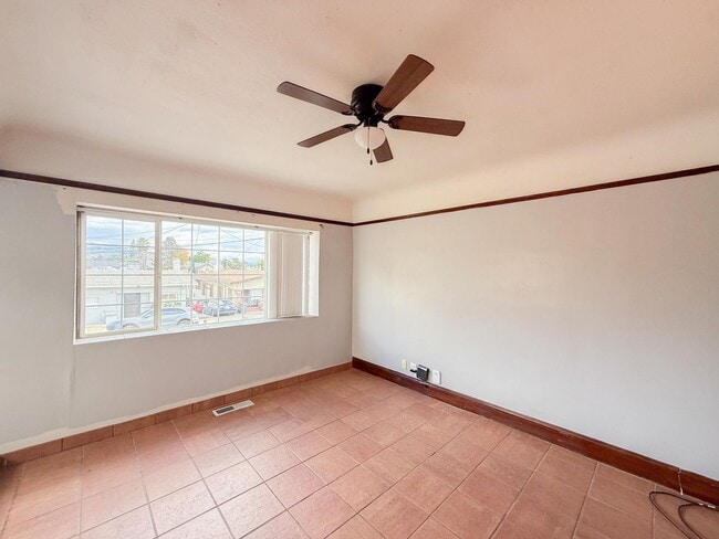 Photo - 4 bed 3 bath Single-family Home in Glenview/Lower Diamond area of Oakland