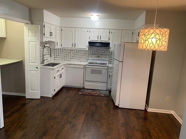 Photo - 5545 Oak Branch Cir N