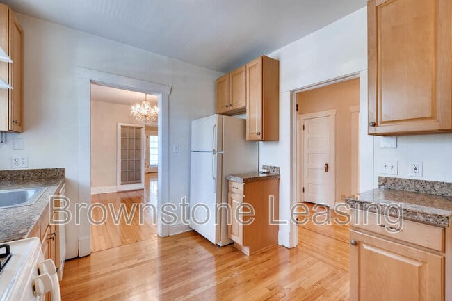 Photo - 869 N Ogden St Unidad #2