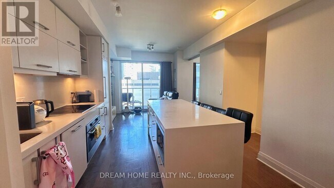 Photo - 65 St Mary St Unit 1611