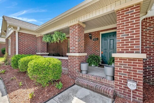 Photo - 3 Bedroom, 2 Bath home.