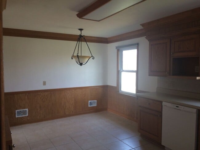 Photo - 1358 Pottery Rd