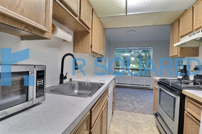 Building Photo - 3000 SW Avalon Way