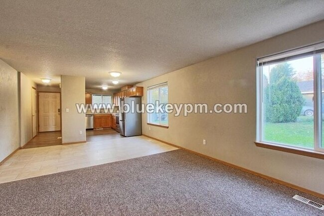 Photo - 3 Bed, 2 Bath Home in a Culdesac Near St. James Road and NE 54th Street