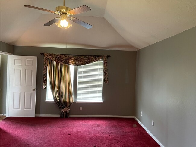 Photo - 2922 Russett Pl W