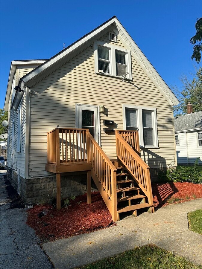 49 McKinley Ave Rental House Rental in Steger, IL