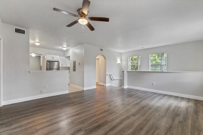 Photo - 2301 Belmont Ln Unit 2301