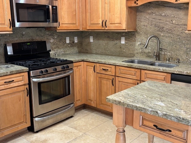 Building Photo - Tarzana Villas