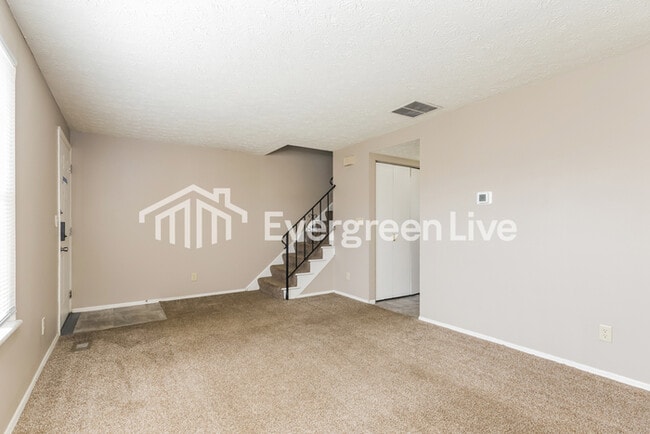 Photo - 7795 Mt Hood