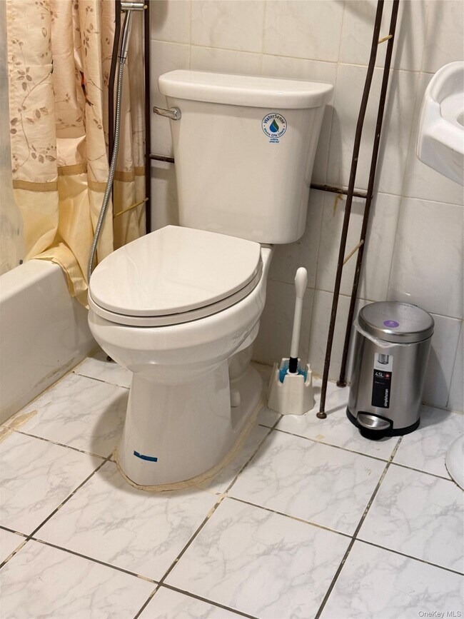 Photo - 143-04 105th Ave