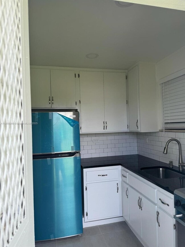 Building Photo - 2823 Monroe St Unit R Rental
