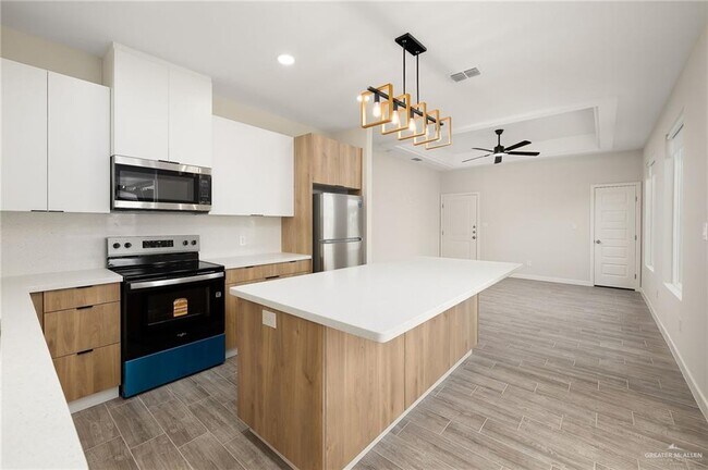 Photo - 12 Selena St Unidad 2