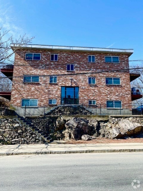 Building Photo - 185 Grove St Unit 1 Rental