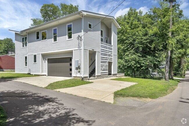 Building Photo - Awesome fully furnished 1BE/1BA in the Wav... Rental