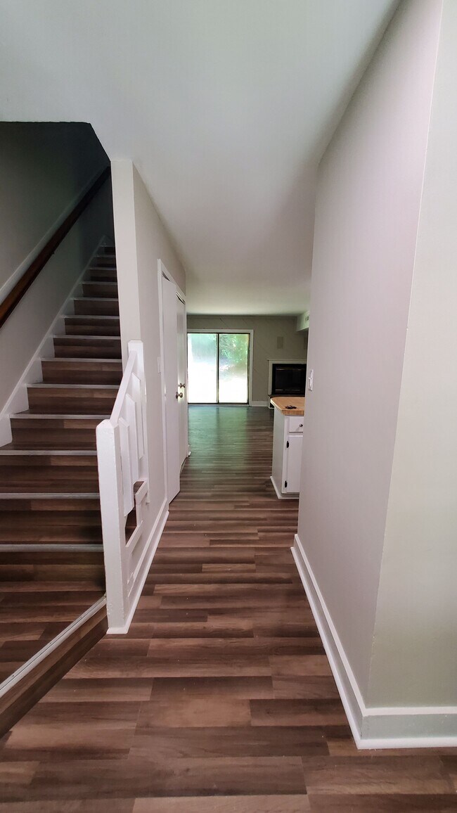 Photo - Willow Creek Apartments