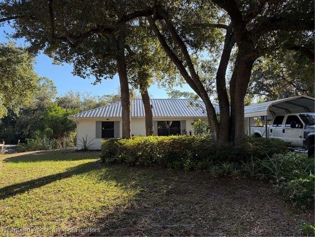 Photo - 905 Larkspur St