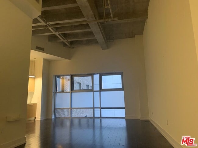 Photo - 727 W 7th St Unidad 415