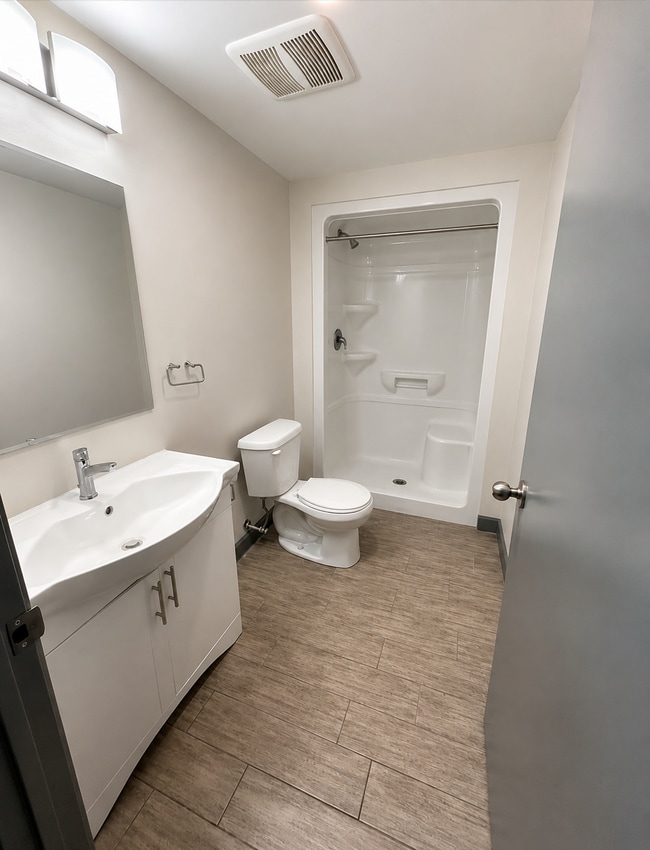 Photo - 258B-258B Sunview St