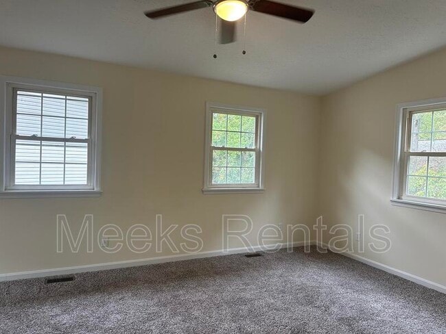 Photo - 112 Botley Ln