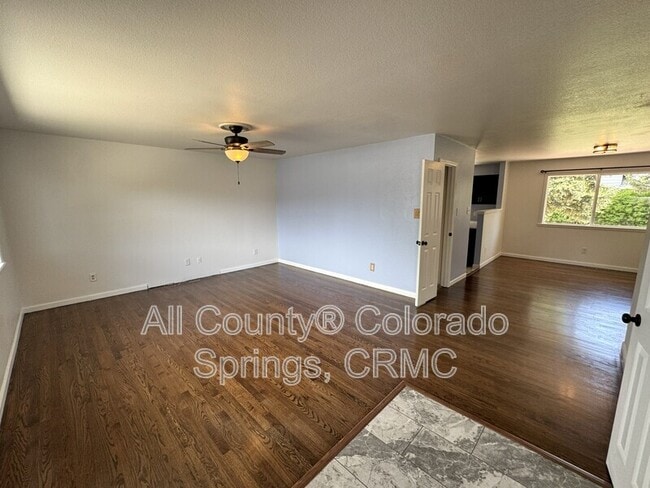Photo - 1235 Shasta Dr