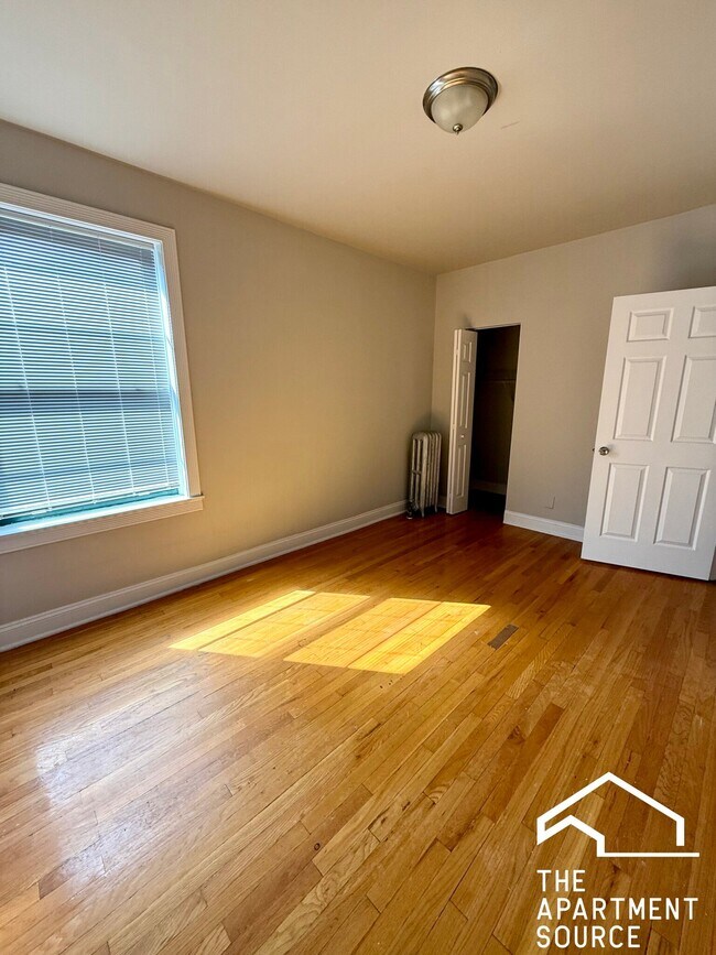 Photo - 2211 E 69th St Unidad 2211 East 69th St