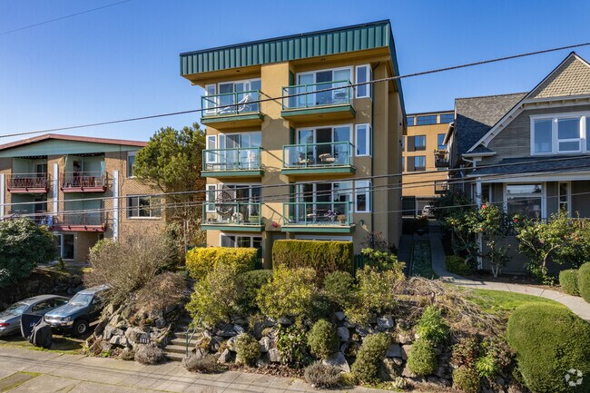 Exterior - 3919 Whitman Ave N