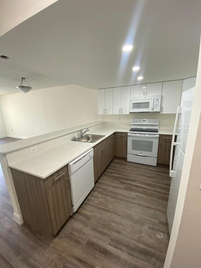 Building Photo - 18335 NW 68th Ave Unit 790-220