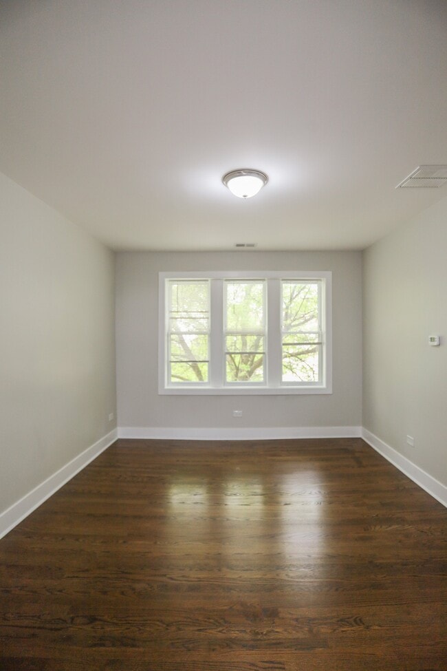 Photo - 2709 N Kilpatrick Ave Unit 2