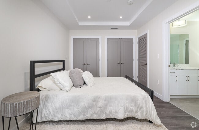 1BR, 1BA - 845SF - Bedroom