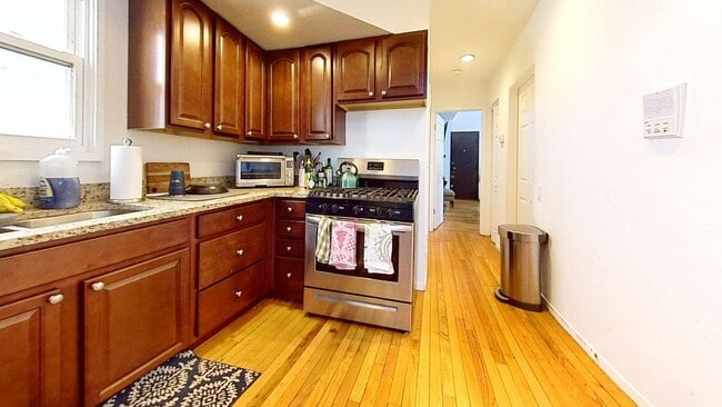 Photo - 2947 N Racine Ave Unidad 2