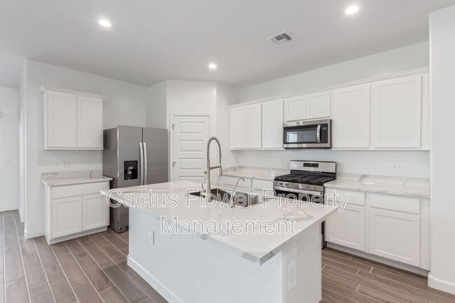 Photo - 2124 W Sombra Ave