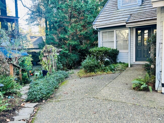 Photo - Amazing Attached Home in Lake Oswego is a Must See!