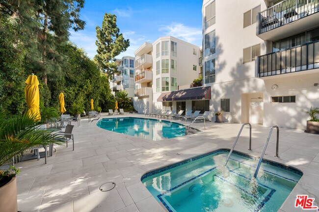 Photo - 8530 Holloway Dr Condo Unit 217