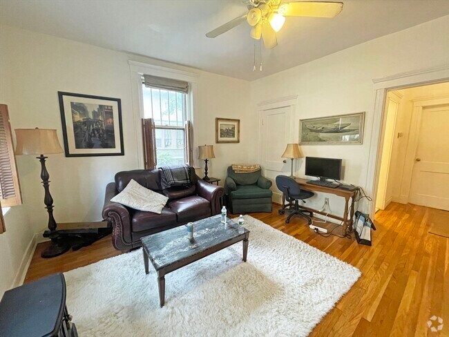 Building Photo - 155 Strathmore Rd Unit 1 Rental