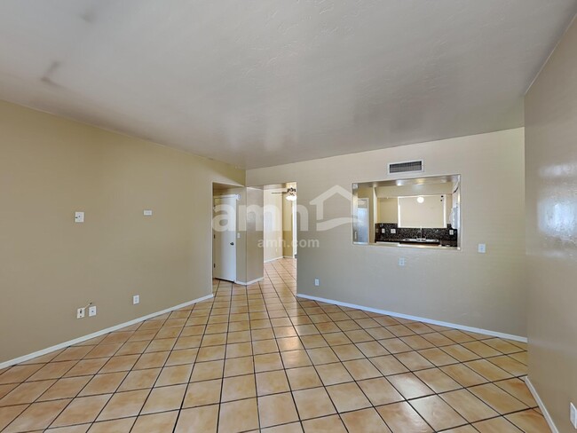 Photo - 501 W Placita Durango